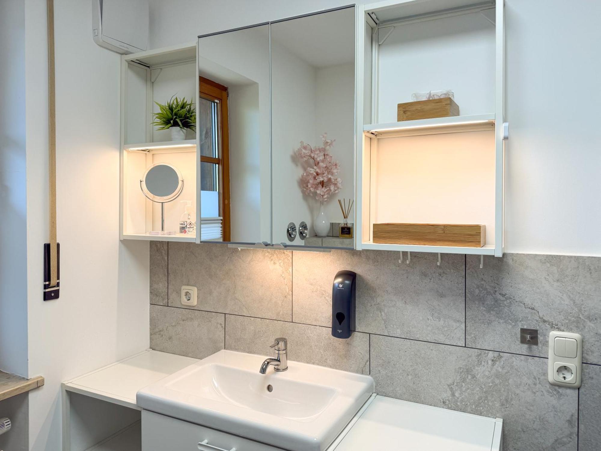Apartment Wohlfuehlplatzl - Urgemuetlich & Ruhig Vogtareuth 外观 照片
